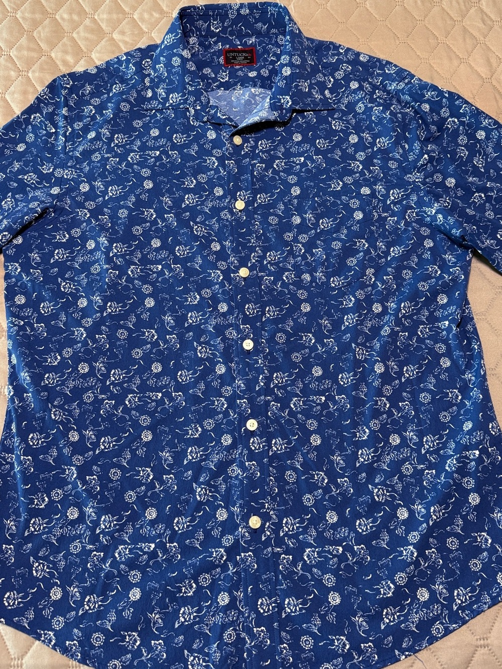Untuckit Men’s long sleeve button down shirt. Like new, never worn.
